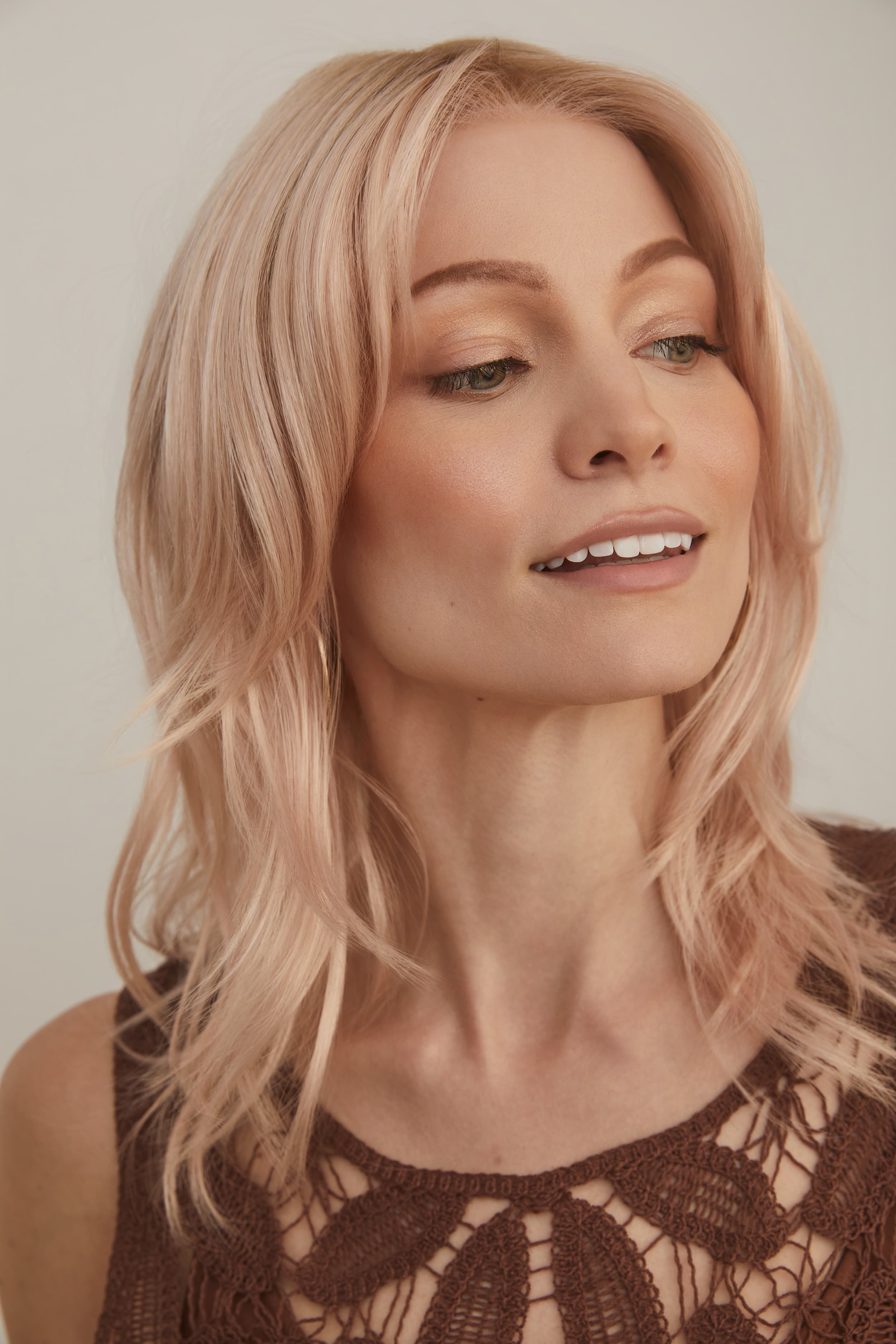 Alicia in Snowy Peach-R