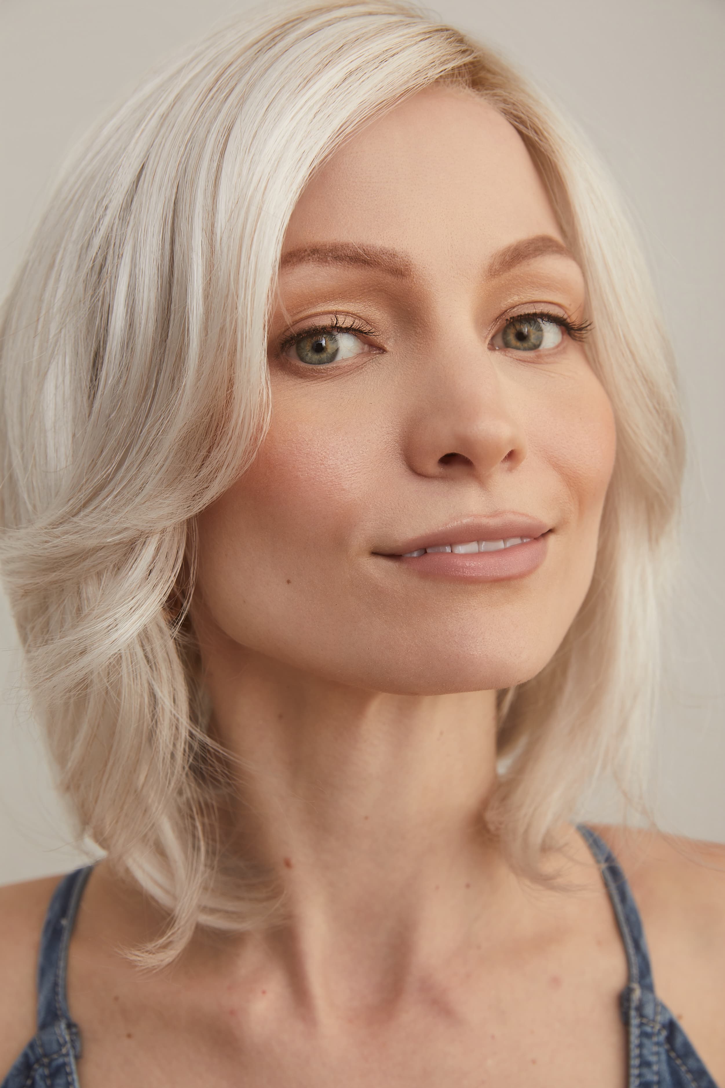 Sheena in Ghost Blond-R