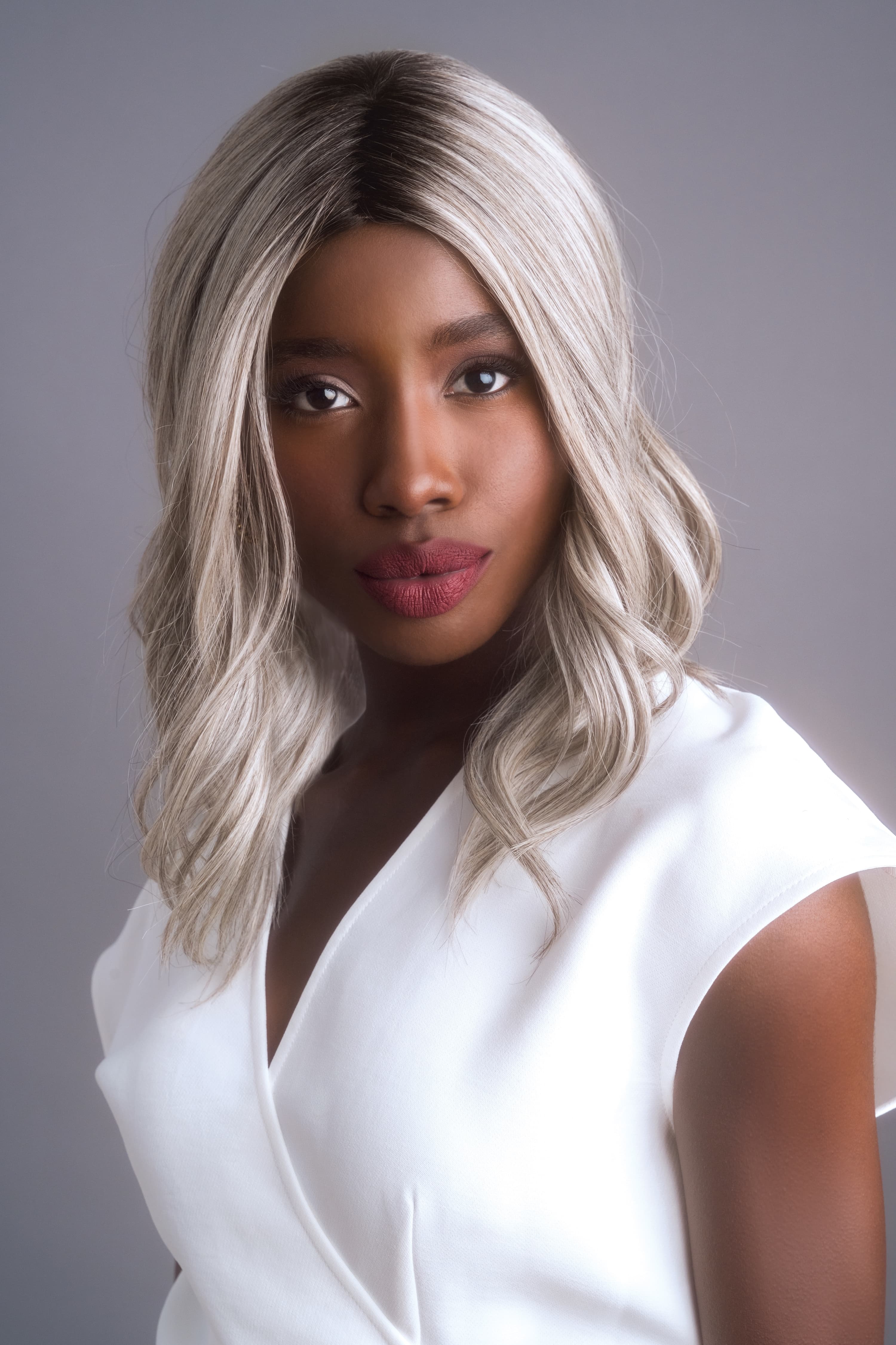 Wavy Topper in Silver Brown (Rooted)