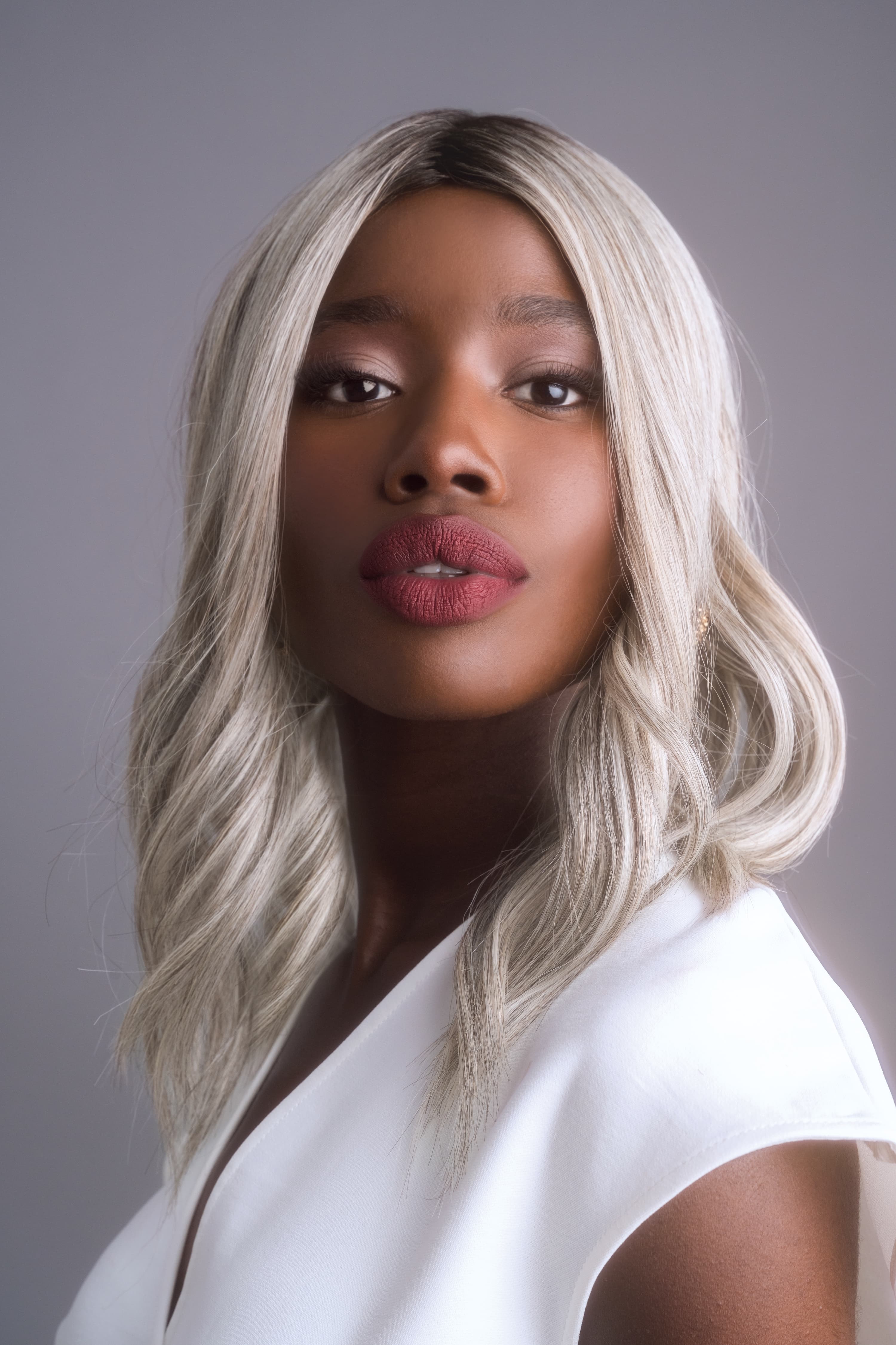 Wavy Topper in Silver Brown (Rooted)